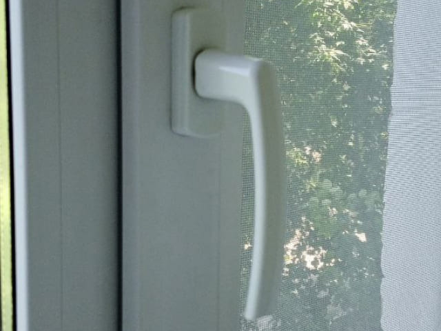 Замена ручки пластикового окна