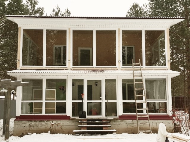 Панорамное остекление веранды частного дома