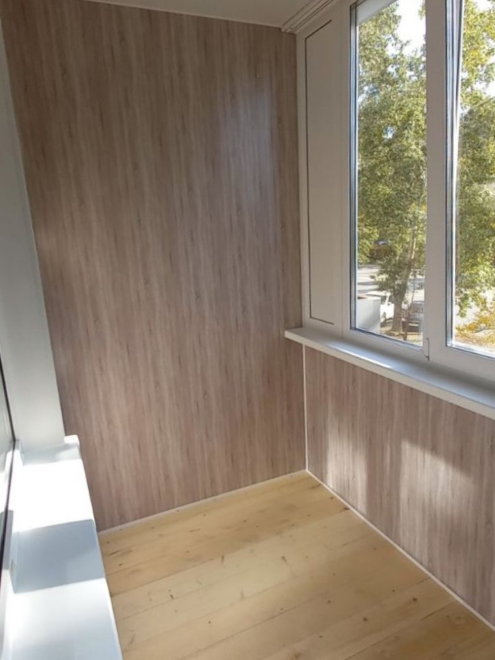 Теплое остекление лоджии с полной отделкой