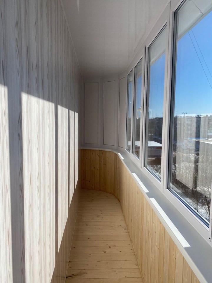 Остекление с утеплением и полной отделкой угловой лоджии