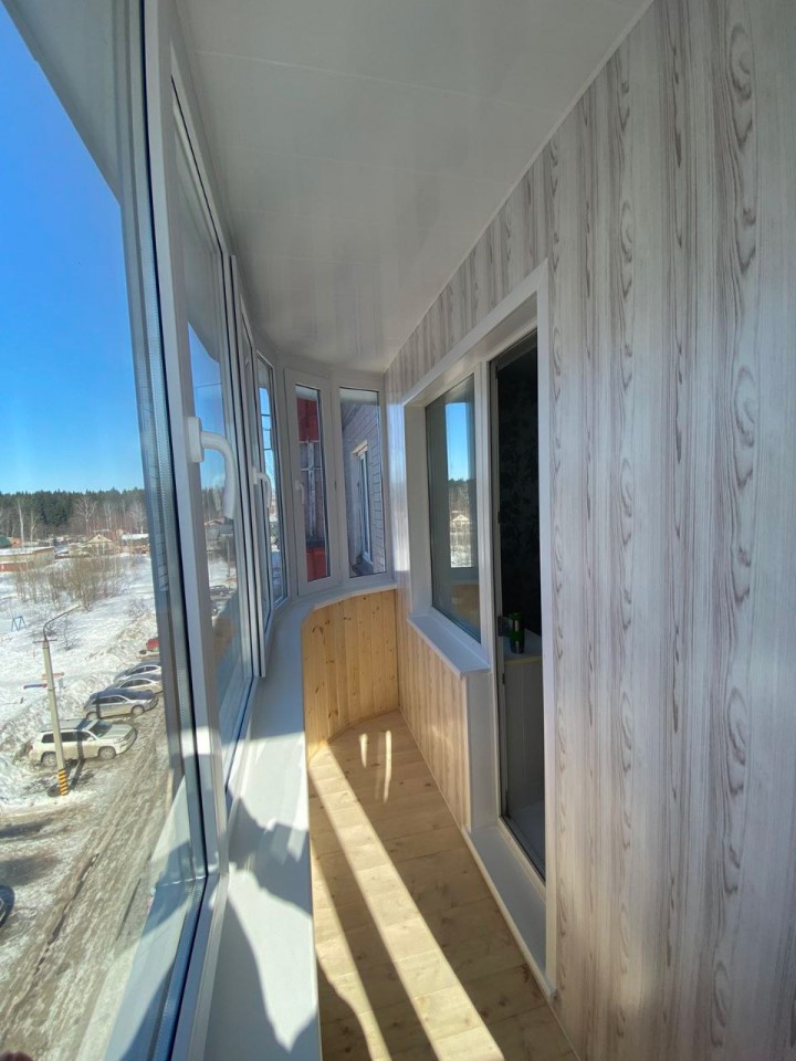 Остекление с утеплением и полной отделкой угловой лоджии