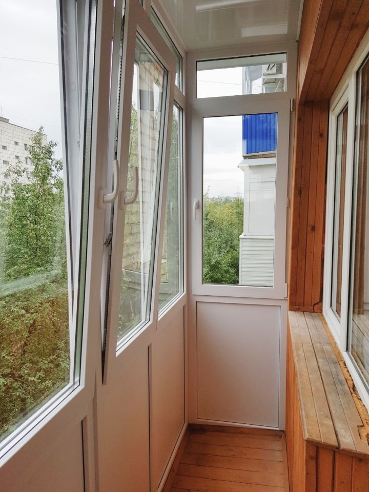 Теплое остекление балкона эконом вариант