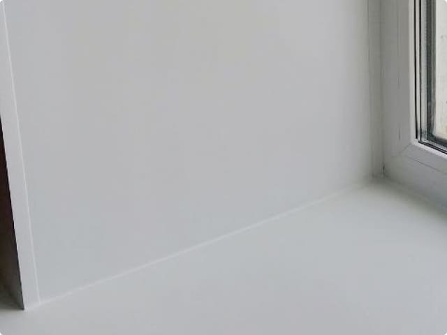 Заделка швов наружной отделки пластикового окна жидким пластиком