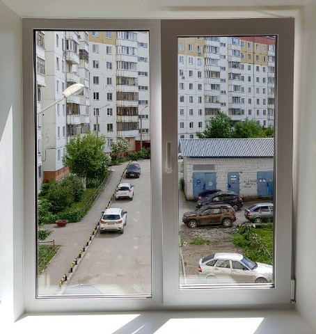 Стандартное окно в панельный дом