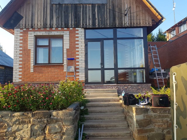 Панорамное остекление прихожей частного дома