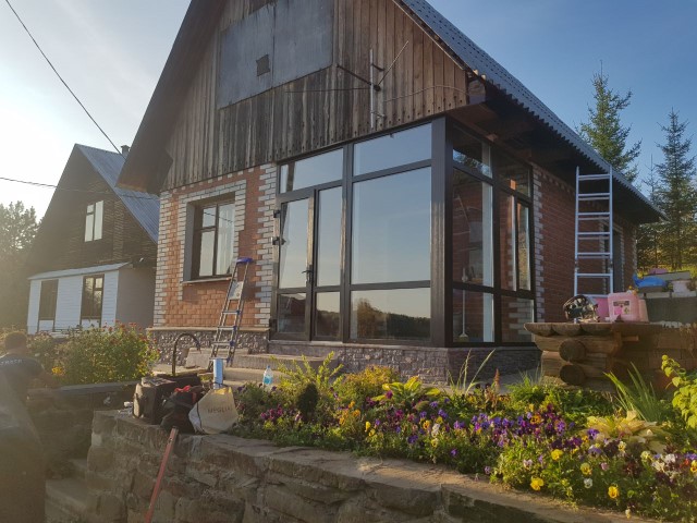 Панорамное остекление прихожей частного дома