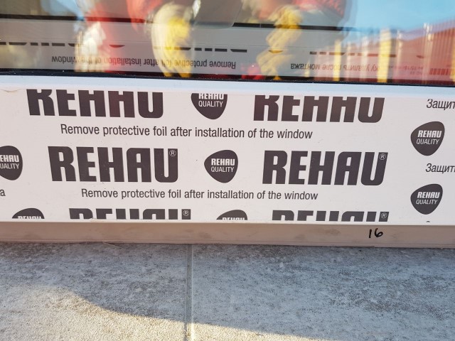 Остекление частного дома под ключ профиль REHAU